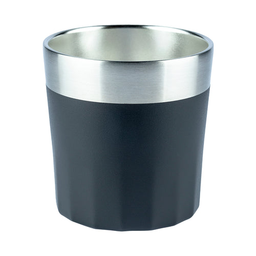 Copo térmico pequeno preto e prateado.