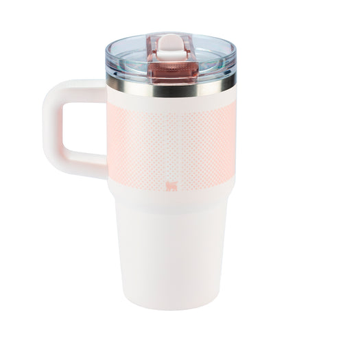 Copo térmico branco com faixa rosa pontilhada, alça e tampa translúcida.